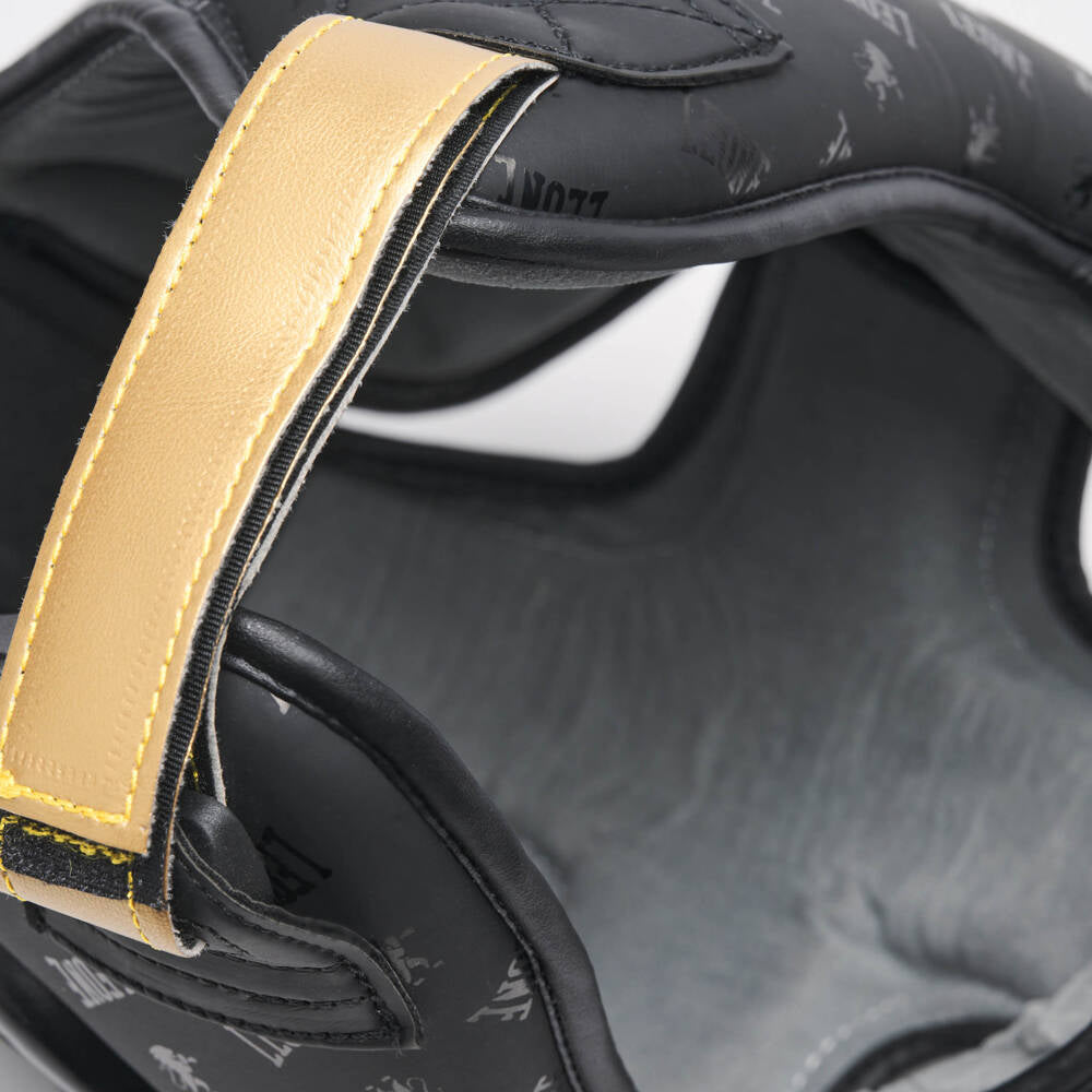 Czarny kask bokserski model DNA marki Leone1947